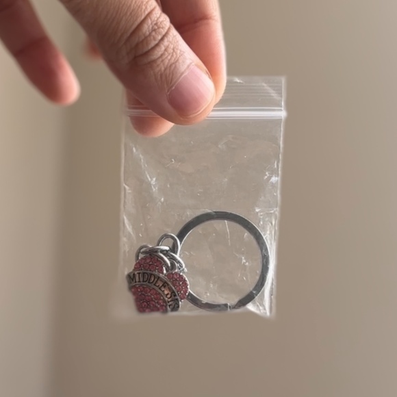 "Middle Sis" Keychain Accessory - Picture 3 of 4